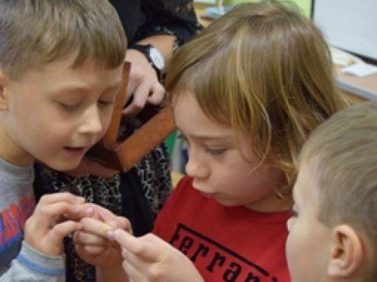 „DZIŚ CIEŃ WOSKU CI UKAŻE, CO CI ŻYCIE NIESIE W DARZE”