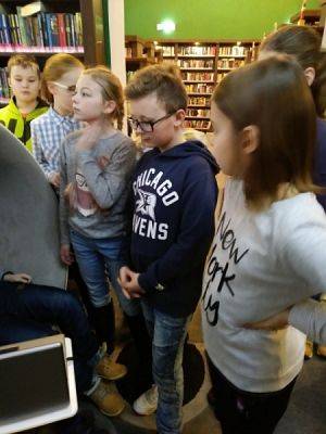 Lekcja w Miejskiej Bibliotece Publicznej w Lęborku
