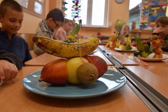 Fotorelacja z zajęć w klasie 2b - owoce i warzywa