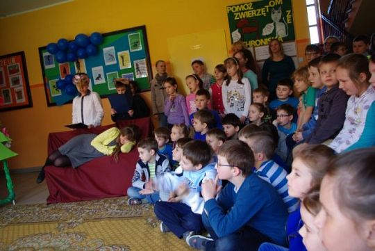 „SNOW WHITE” W WYKONANIU HAPPY KIDS