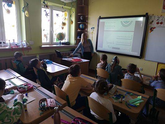 Tak uczniowie klas drugich obchodzą Dzień Ziemi - fotorelacja