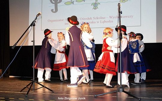 WYSTĘP KASZUBSKI W LĘBORSKIM CENTRUM KULTURY ,,FREGATA”