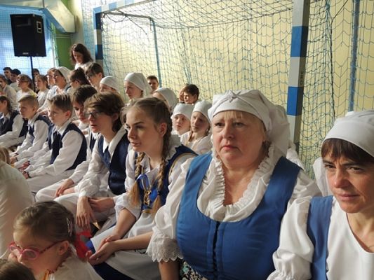 ,,LĘBORSKIE SŁONECZKA” NA DNIU KASZUBSKIM W STRZEBIELINIE