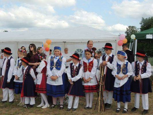 „KASZUBI” NA FESTYNIE RODZINNYM W ŁEBUNI