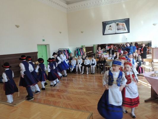 Lãbòrsczé Słunuszka z występem w Szkole Podstawowej Nr 3 w Lęborku