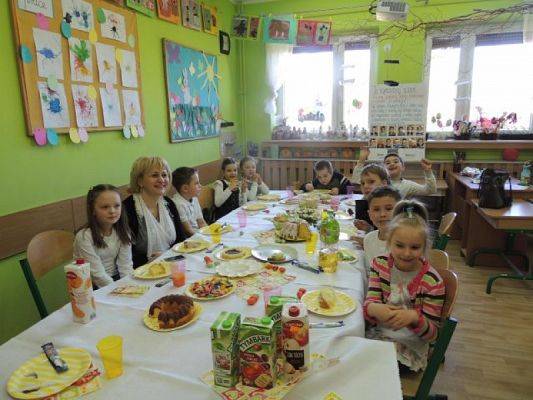 PISANKI, PISANKI, JAJKA KOLOROWE... CZYLI WIELKANOC W SZKOLE