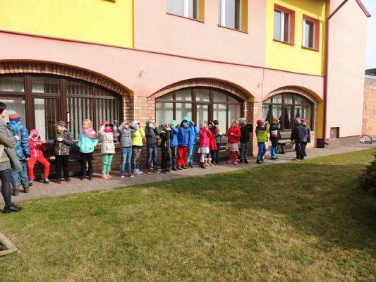 W blasku zaćmienia Słońca można dostrzec kraniec nieskończoności...
