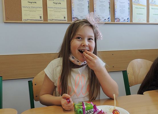 Dzień Kobiet w klasach 1-3 grafika