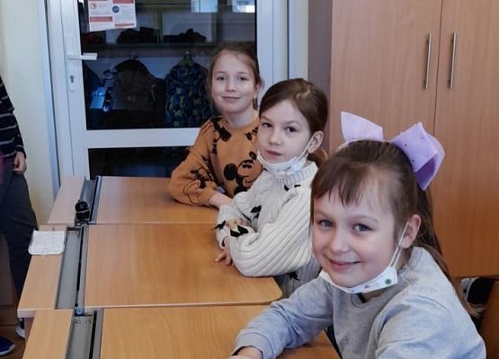 Dzień Kobiet w klasach 1-3 grafika