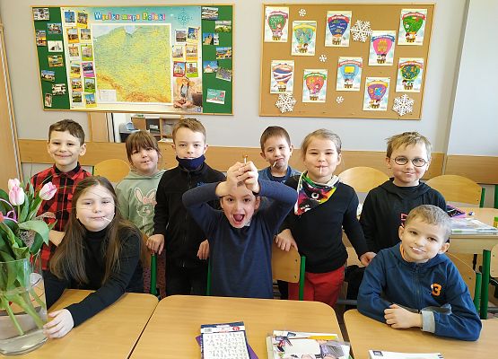 Dzień Kobiet w klasach 1-3 grafika