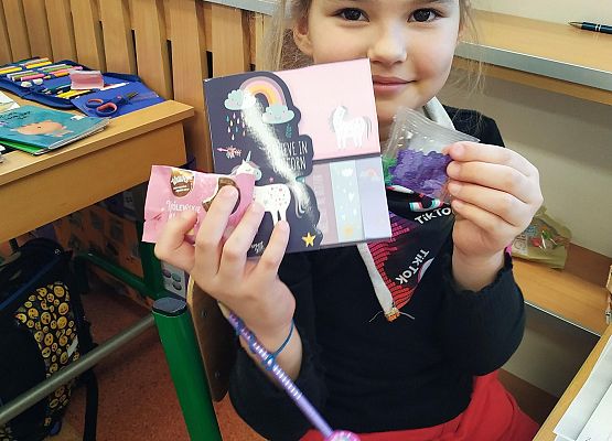 Dzień Kobiet w klasach 1-3 grafika