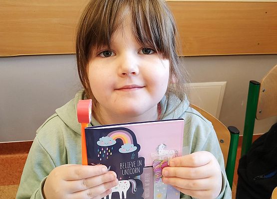 Dzień Kobiet w klasach 1-3 grafika