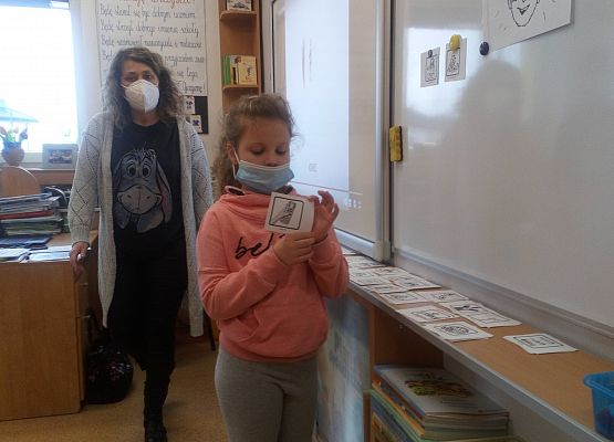 "Autyzm - wiem, rozumiem, pomagam" prace konkursowe grafika