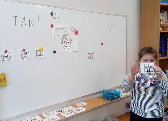 "Autyzm - wiem, rozumiem, pomagam" prace konkursowe grafika