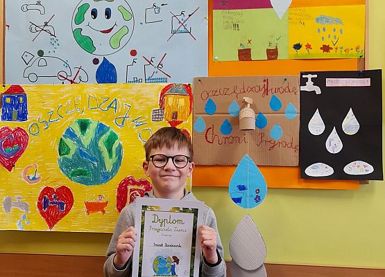 Uczniowie klasy 1b oficjalnie zostali Przyjaciółmi Ziemi grafika