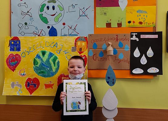 Uczniowie klasy 1b oficjalnie zostali Przyjaciółmi Ziemi grafika