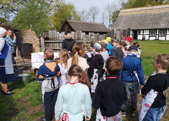 Wycieczka kaszubska klas pierwszych grafika