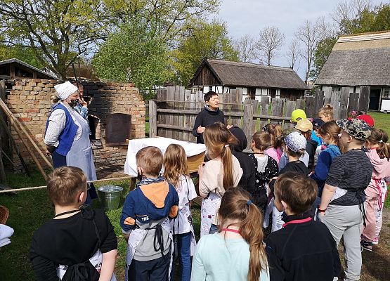 Wycieczka kaszubska klas pierwszych grafika