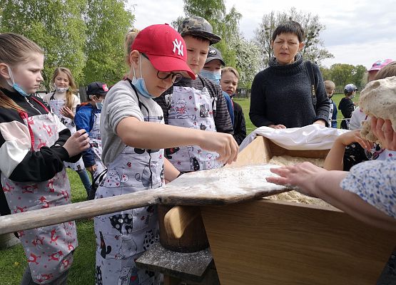 Wycieczka kaszubska klas pierwszych grafika