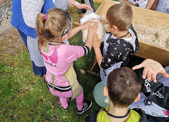 Wycieczka kaszubska klas pierwszych grafika