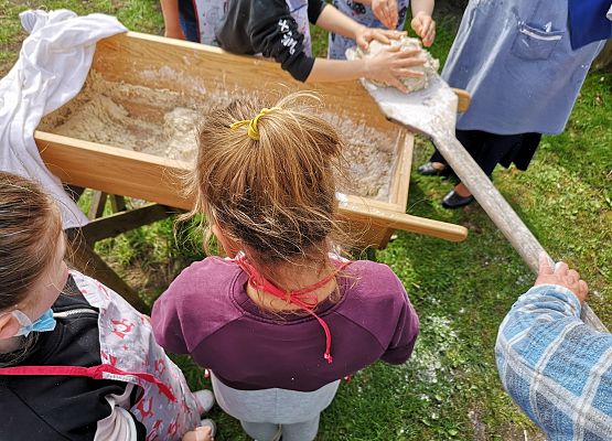 Wycieczka kaszubska klas pierwszych grafika