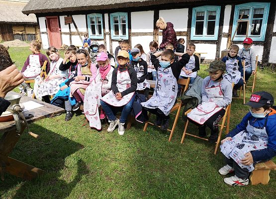 Wycieczka kaszubska klas pierwszych grafika