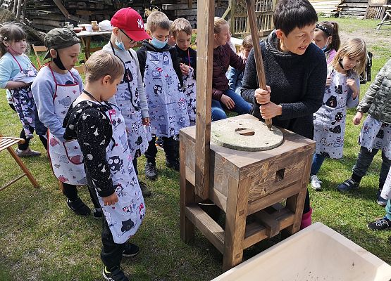Wycieczka kaszubska klas pierwszych grafika
