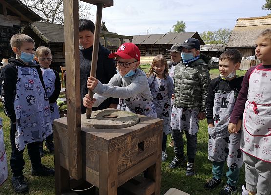 Wycieczka kaszubska klas pierwszych grafika