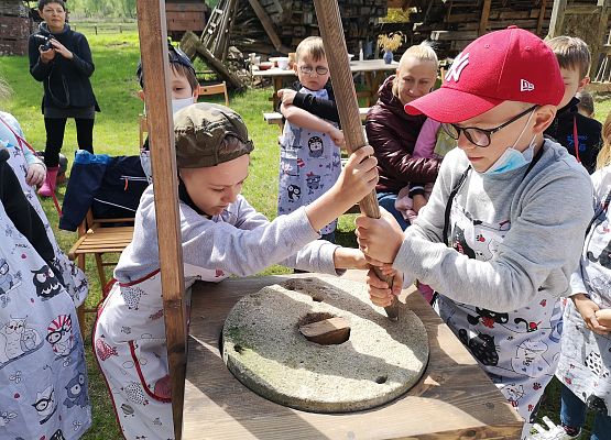 Wycieczka kaszubska klas pierwszych grafika