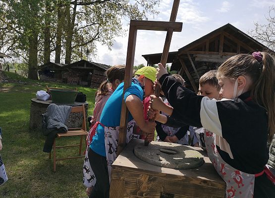 Wycieczka kaszubska klas pierwszych grafika