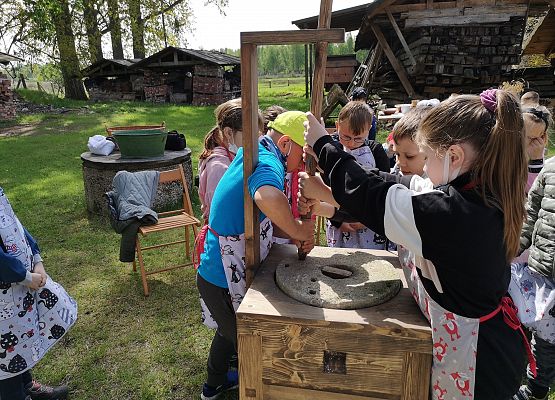 Wycieczka kaszubska klas pierwszych grafika