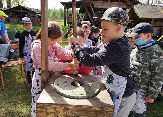 Wycieczka kaszubska klas pierwszych grafika