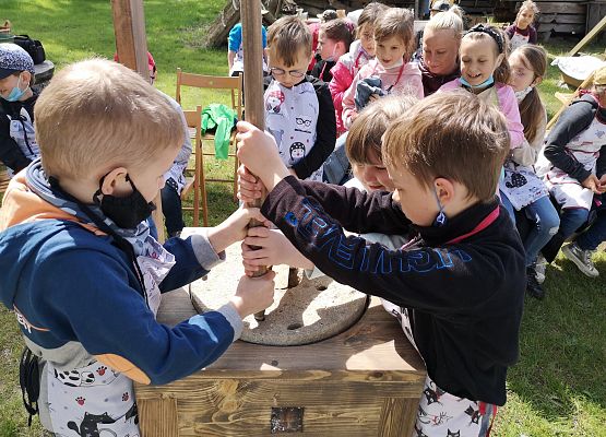 Wycieczka kaszubska klas pierwszych grafika