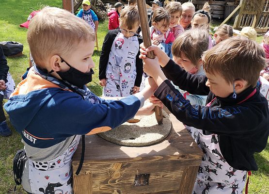 Wycieczka kaszubska klas pierwszych grafika