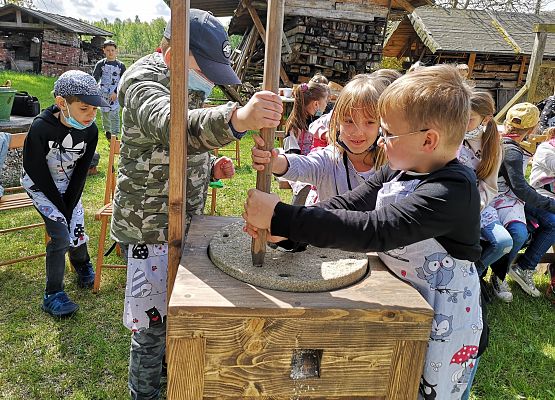 Wycieczka kaszubska klas pierwszych grafika