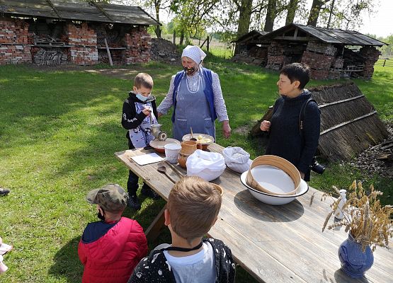 Wycieczka kaszubska klas pierwszych grafika