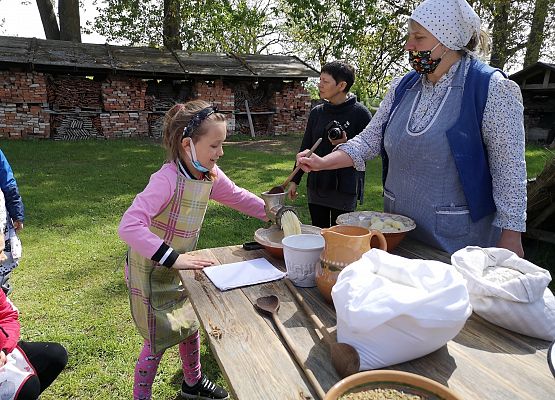 Wycieczka kaszubska klas pierwszych grafika