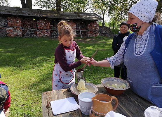 Wycieczka kaszubska klas pierwszych grafika