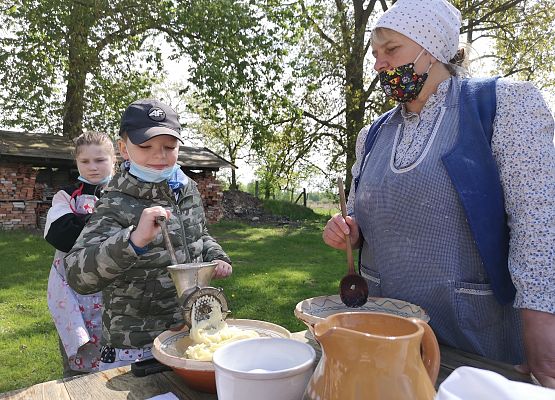Wycieczka kaszubska klas pierwszych grafika