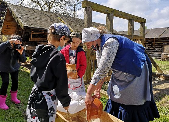 Wycieczka kaszubska klas pierwszych grafika