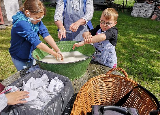 Wycieczka kaszubska klas pierwszych grafika