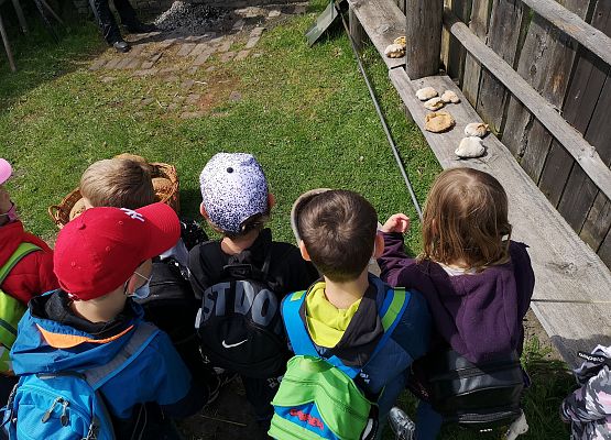 Wycieczka kaszubska klas pierwszych grafika