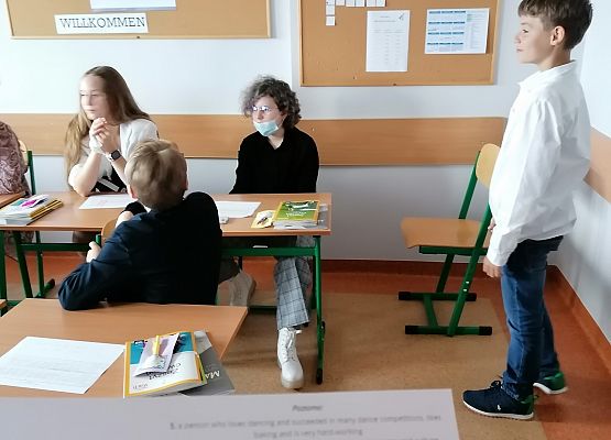 Rozpoczęcie roku szkolnego w klasie 7a grafika