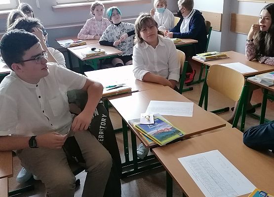 Rozpoczęcie roku szkolnego w klasie 7a grafika