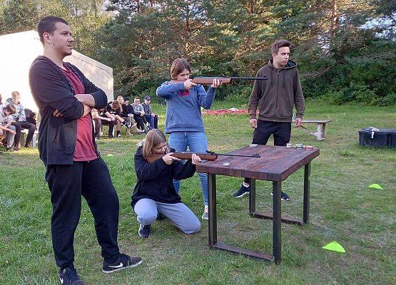 Wycieczka integracyjna klas 8 grafika