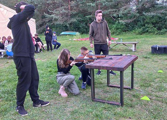 Wycieczka integracyjna klas 8 grafika