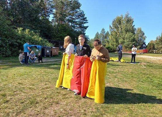 Wycieczka integracyjna klas 8 grafika