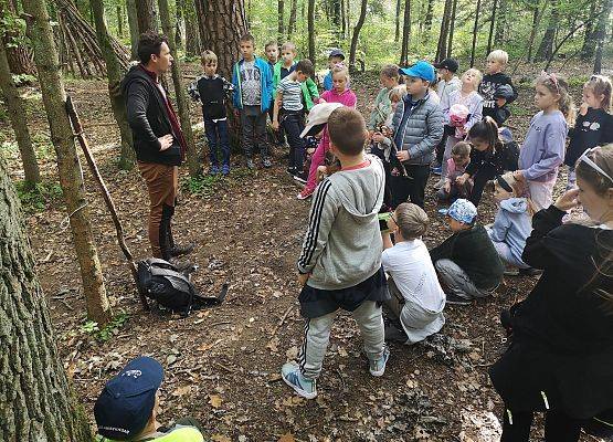 Wycieczka kaszubska klasy do Pałacu pod Bocianim Gniazdem w Runowie grafika