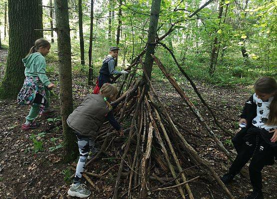 Wycieczka kaszubska klasy do Pałacu pod Bocianim Gniazdem w Runowie grafika