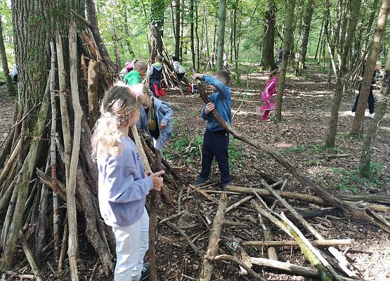 Wycieczka kaszubska klasy do Pałacu pod Bocianim Gniazdem w Runowie grafika